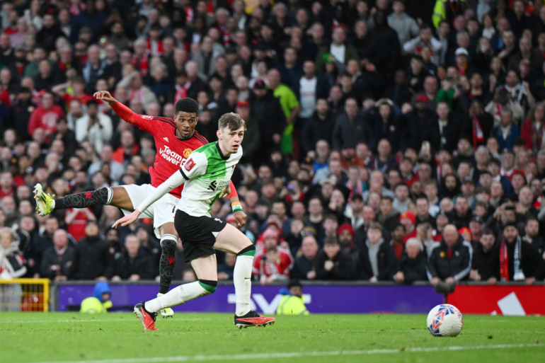 Diallo afgør FA Cup-kampen mod Manchester United i den forlængede spilletids overtid.